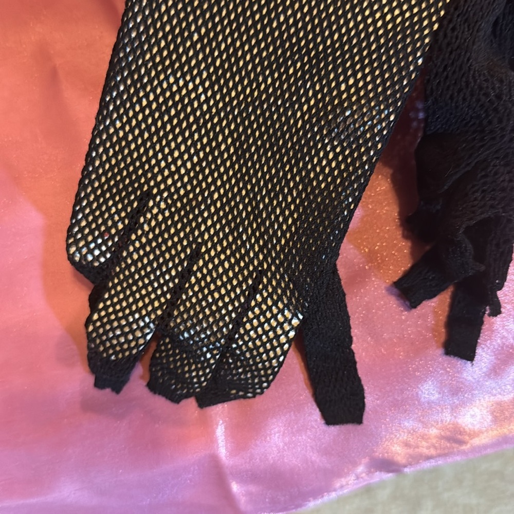 Black Fishnet Opera length Gloves open fingers 
BRAND NEW NEVER WORN